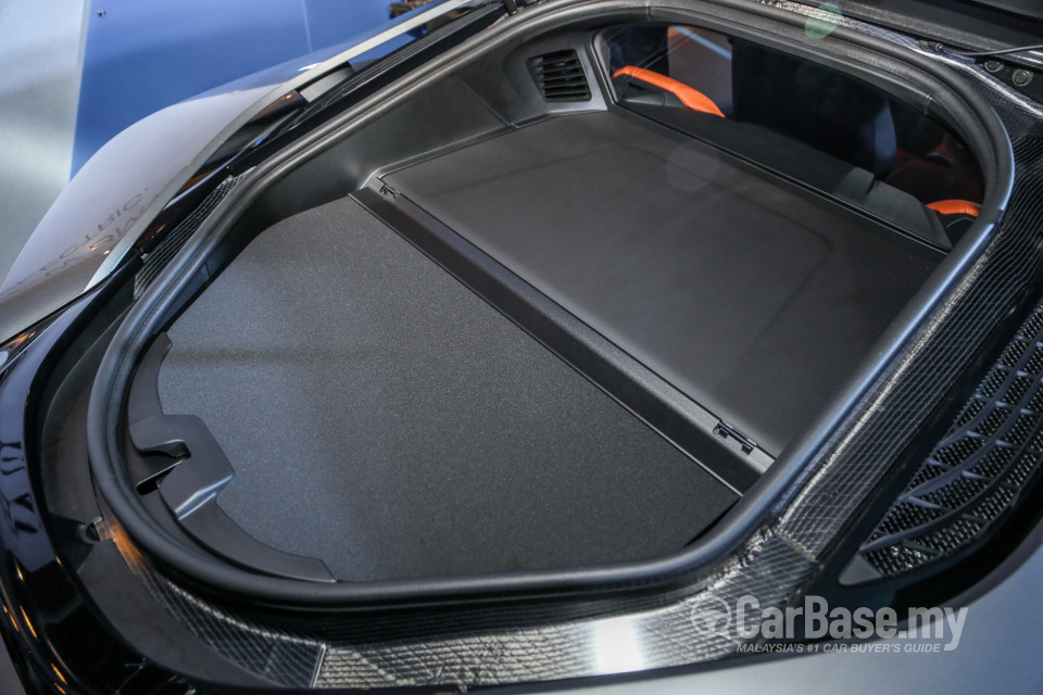 BMW i8 Coupe i12 LCI (2018) Interior