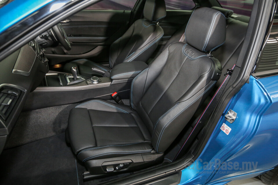 Nissan Navara D23 Facelift (2021) Interior