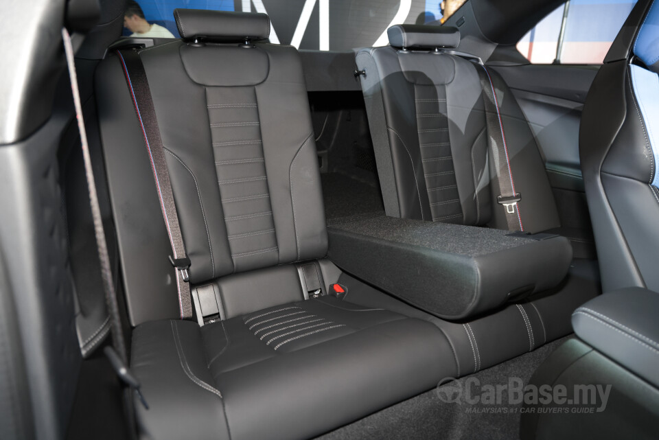BMW M2 Coupe G87 (2023) Interior