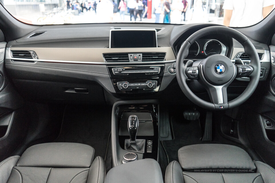 Perodua Aruz D38L (2019) Interior