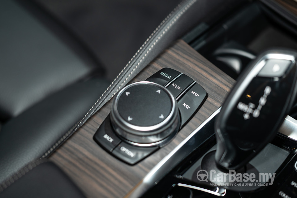 BMW 6 Series GT G32 (2018) Interior