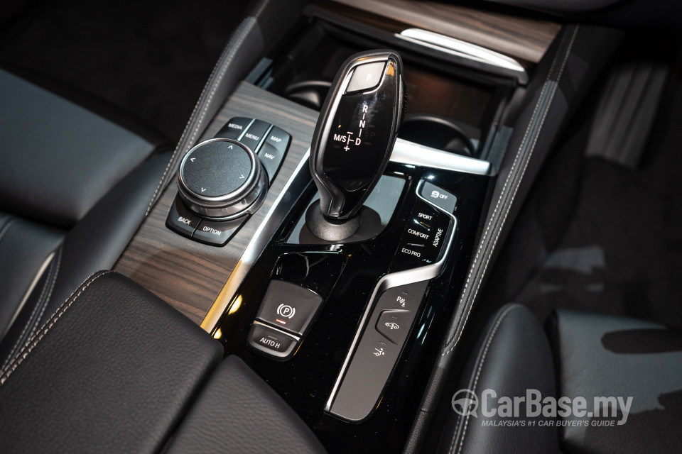 BMW 6 Series GT G32 (2018) Interior