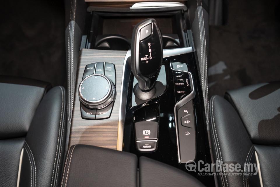 BMW 6 Series GT G32 (2018) Interior