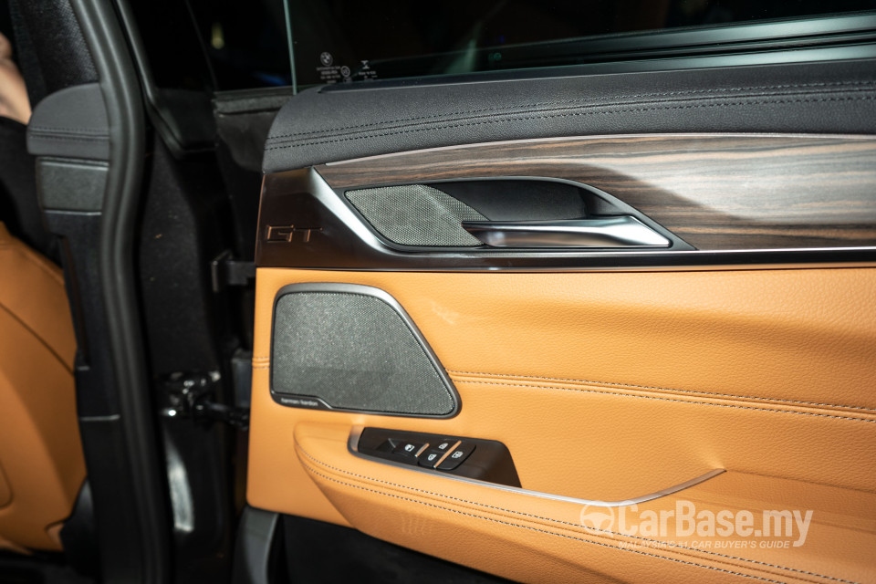 BMW 6 Series GT G32 (2018) Interior