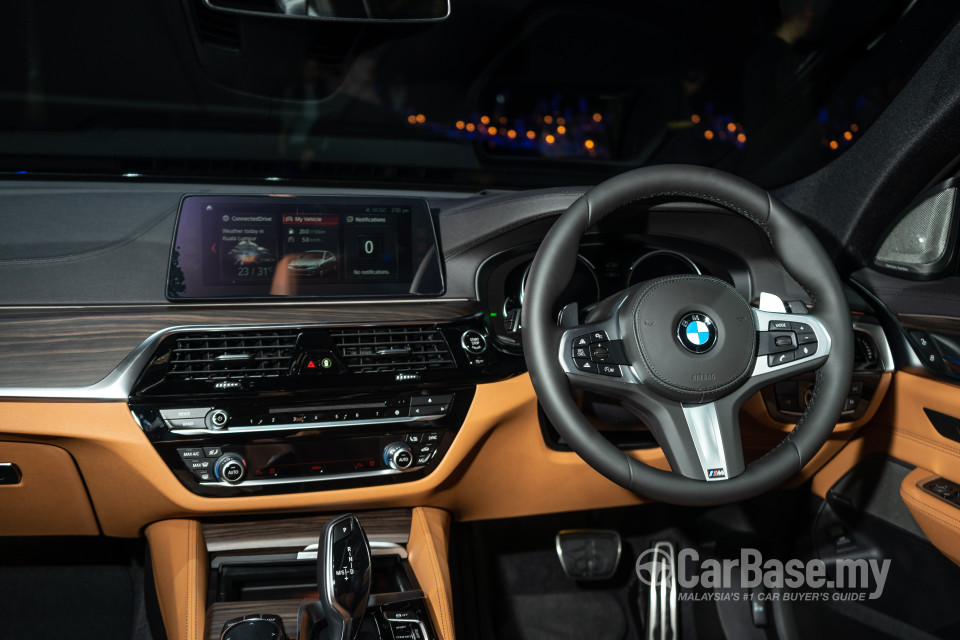 BMW 6 Series GT G32 (2018) Interior