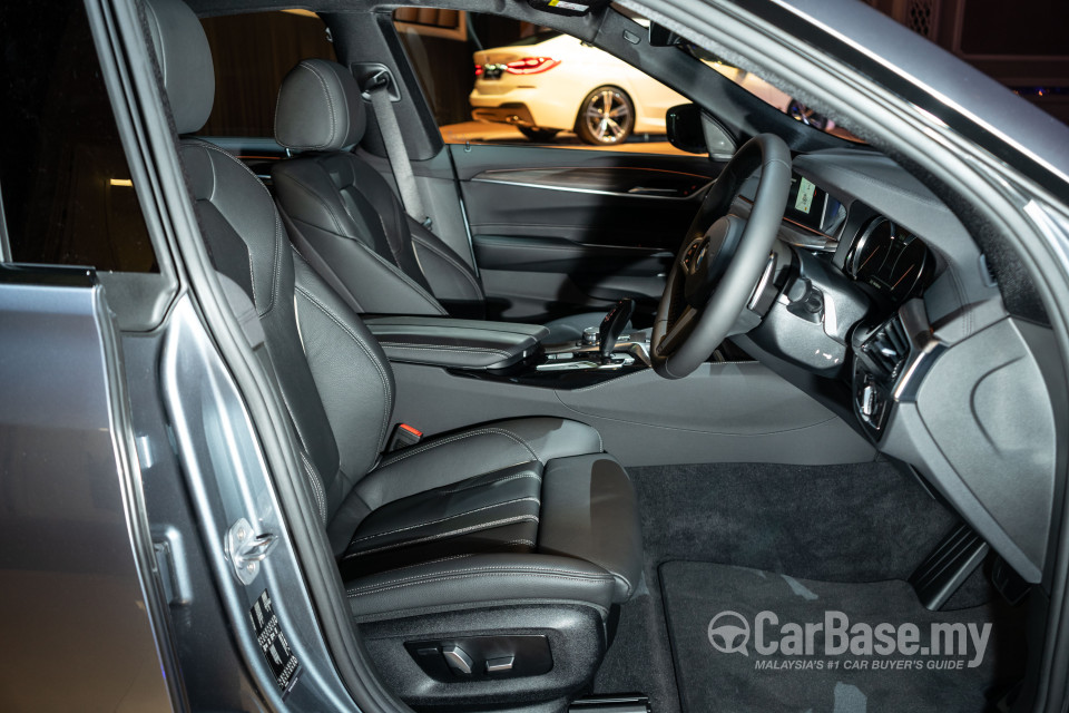 BMW 6 Series GT G32 (2018) Interior