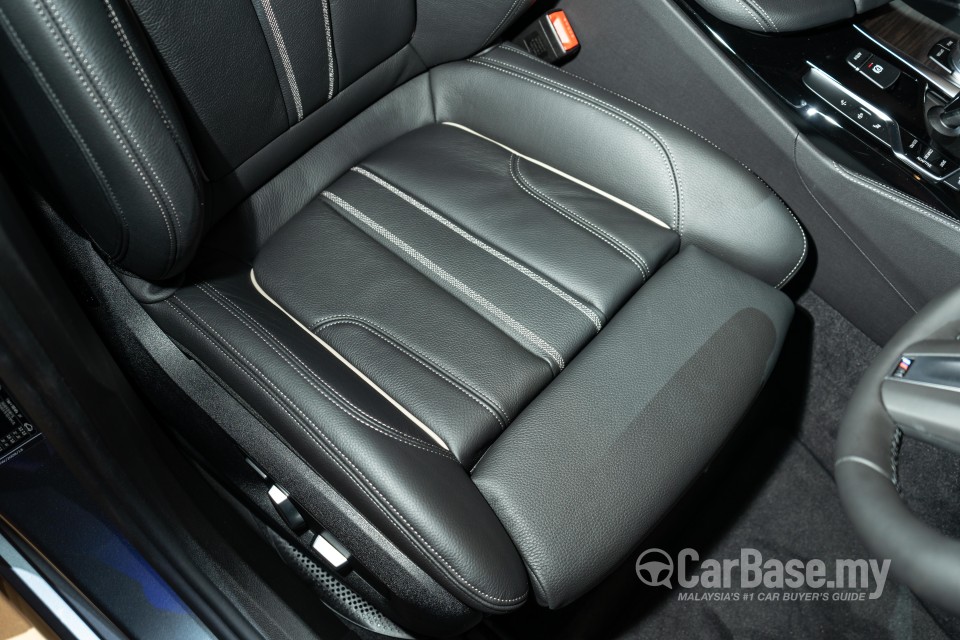 BMW 6 Series GT G32 (2018) Interior