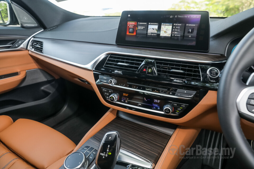 Perodua Aruz D38L (2019) Interior