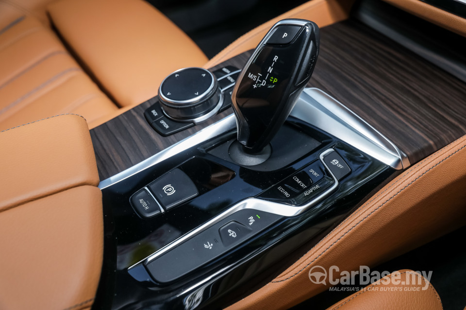 BMW 6 Series GT G32 (2018) Interior