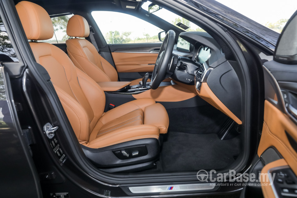 BMW 6 Series GT G32 (2018) Interior