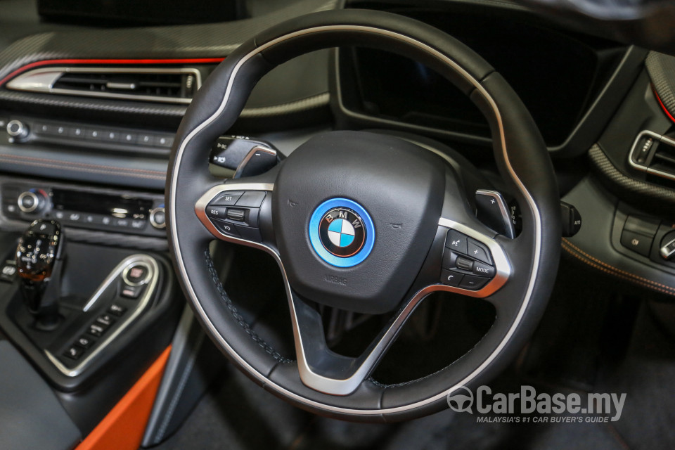 BMW i8 Roadster i12 LCI (2018) Interior