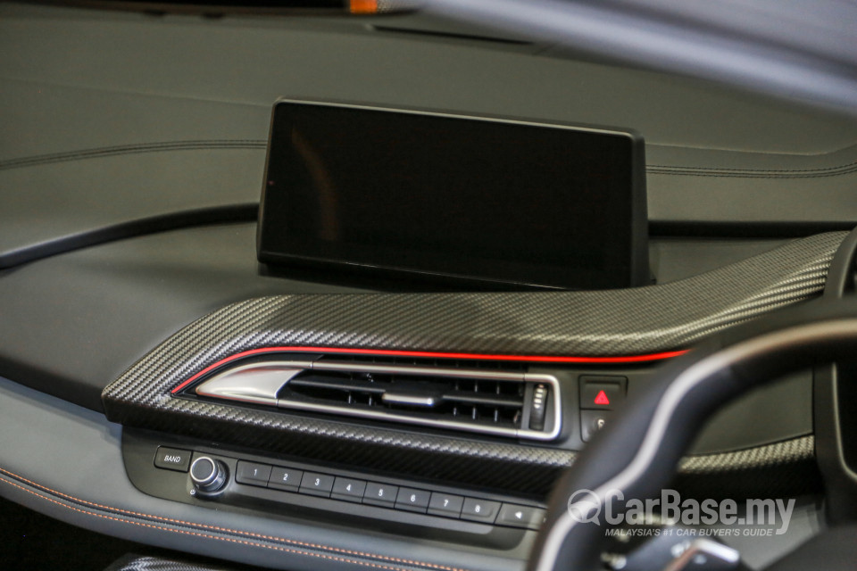 BMW i8 Roadster i12 LCI (2018) Interior