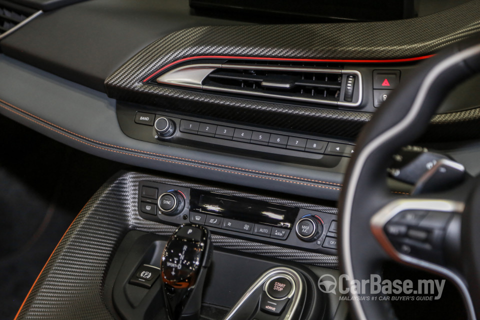 BMW i8 Roadster i12 LCI (2018) Interior