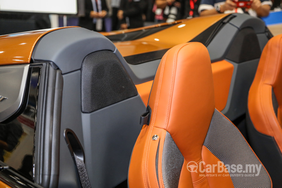 BMW i8 Roadster i12 LCI (2018) Interior