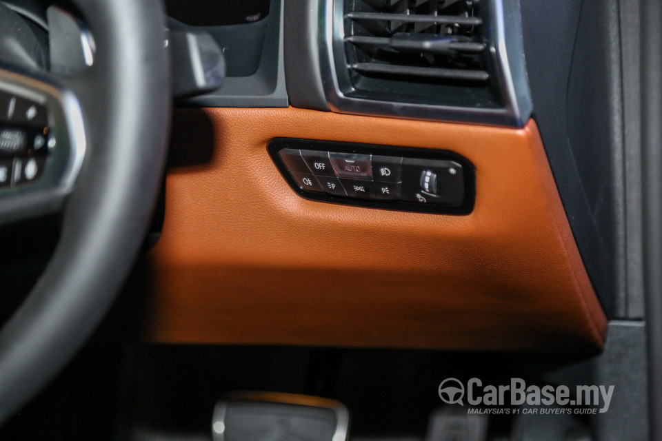 BMW 8 Series M Coupe G15 (2019) Interior