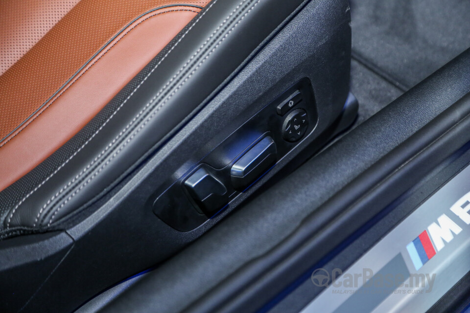 BMW 8 Series M Coupe G15 (2019) Interior