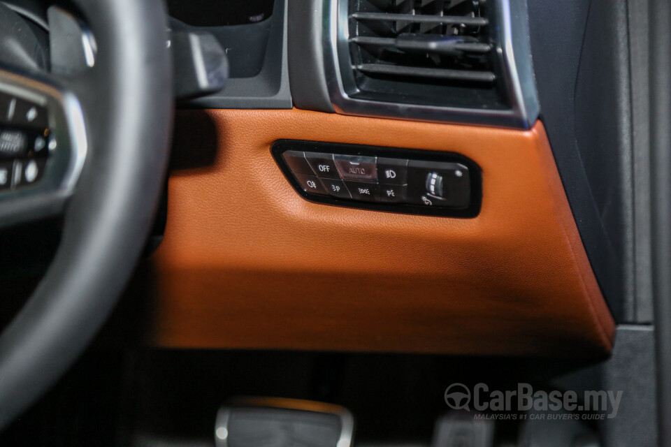 BMW 8 Series M Coupe G15 (2019) Interior