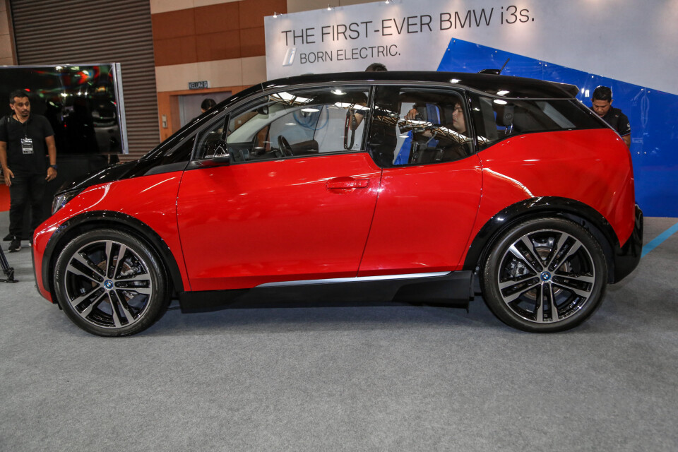 Subaru Outback BN (2015) Exterior