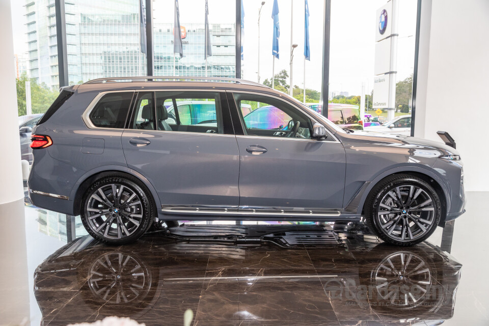 BMW X7 G07 LCI (2023) Exterior