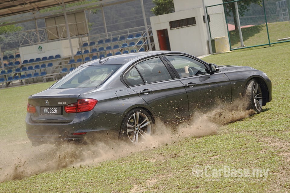 BMW 3 Series F30 (2012) Exterior