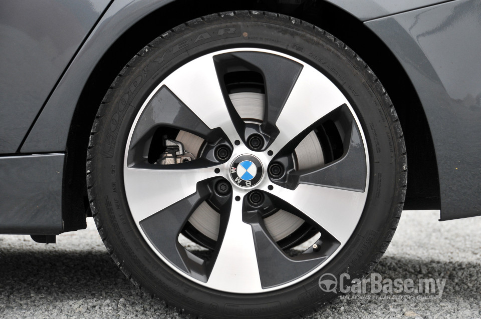 BMW 3 Series F30 (2012) Exterior