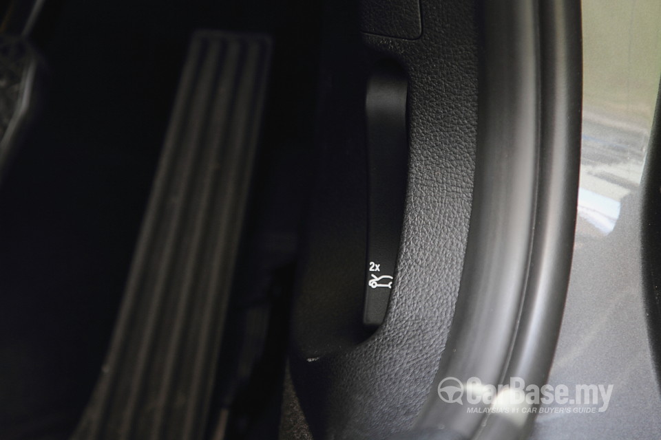 BMW 3 Series F30 (2012) Interior
