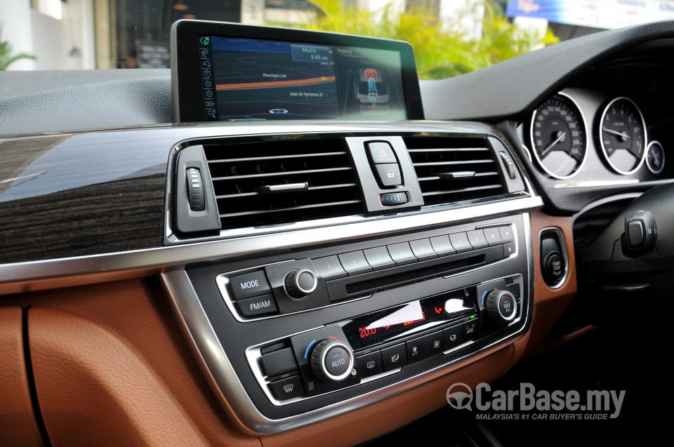 BMW 3 Series F30 (2012) Interior