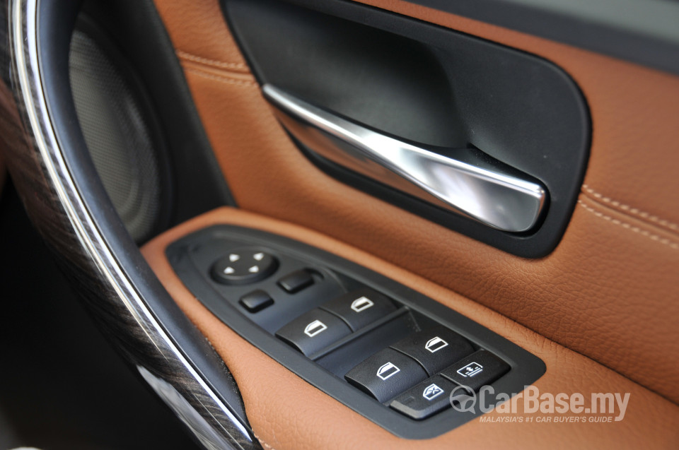 BMW 3 Series F30 (2012) Interior