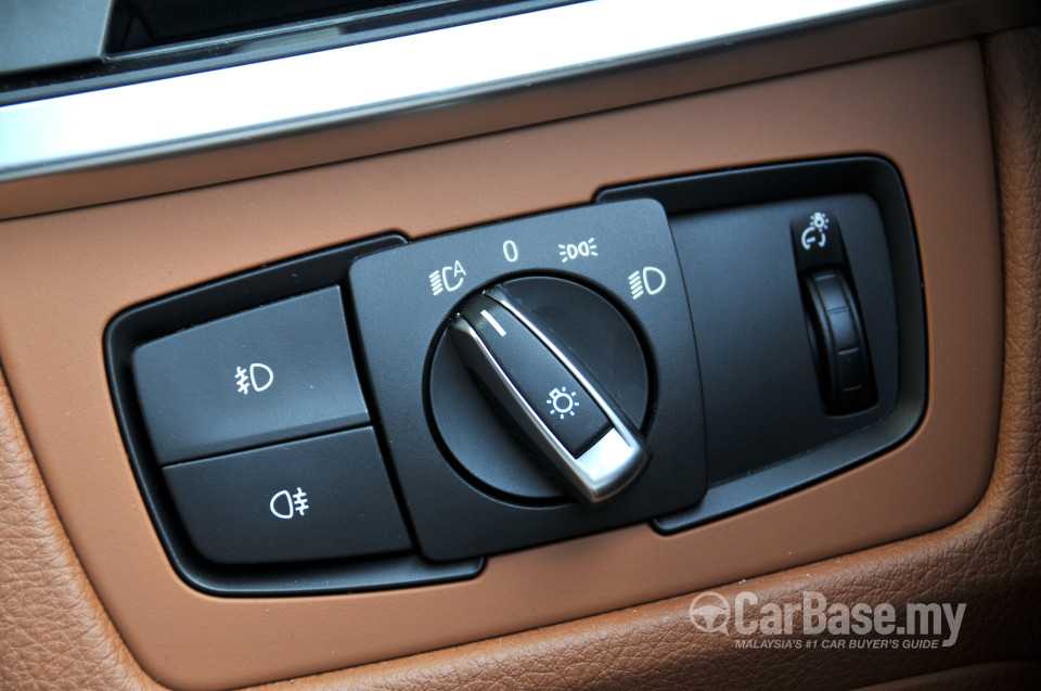 BMW 3 Series F30 (2012) Interior