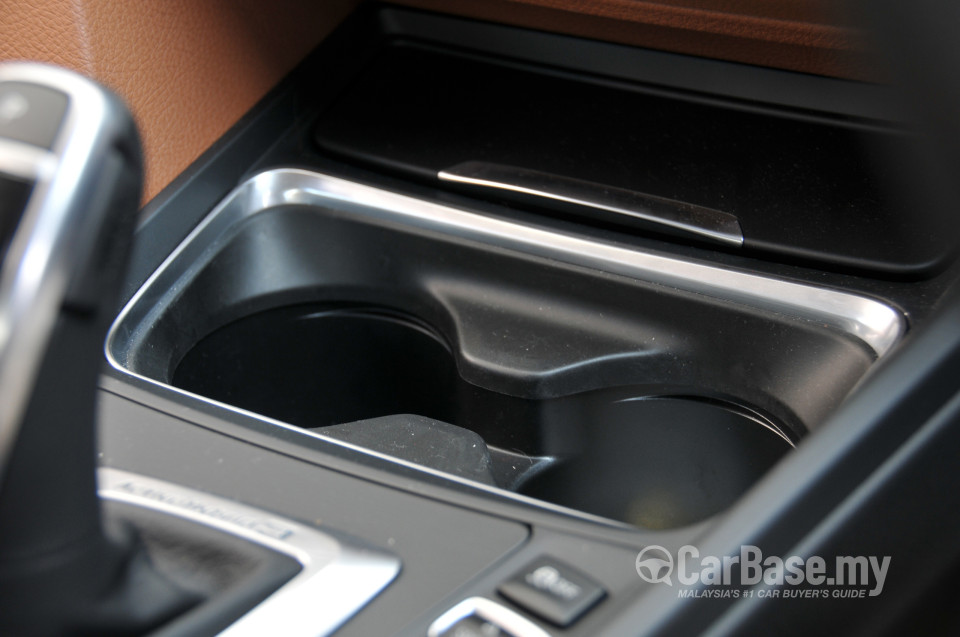 BMW 3 Series F30 (2012) Interior