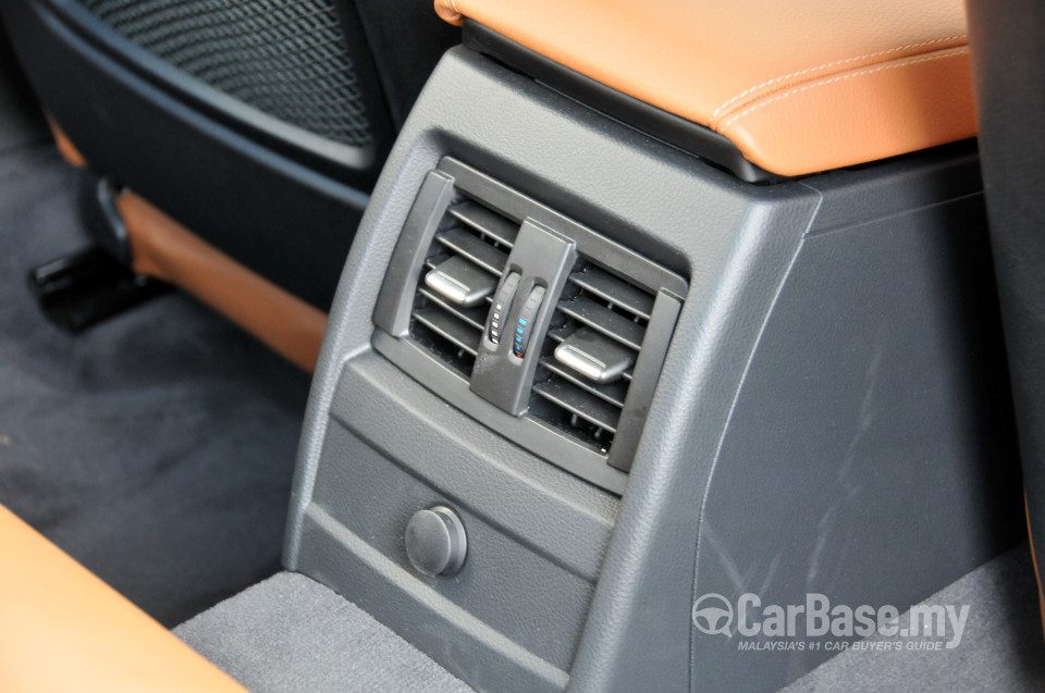 BMW 3 Series F30 (2012) Interior