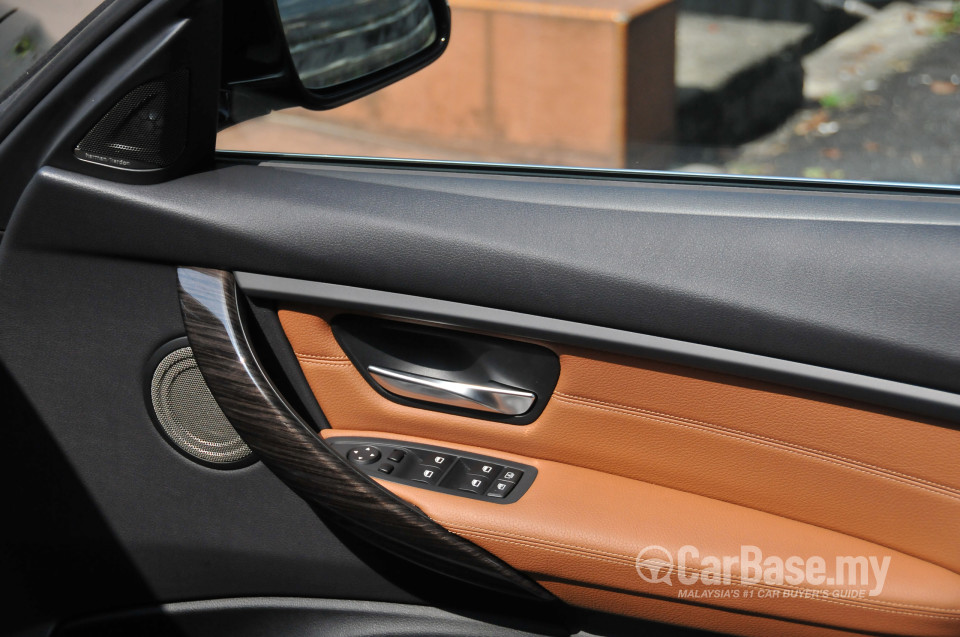 BMW 3 Series F30 (2012) Interior