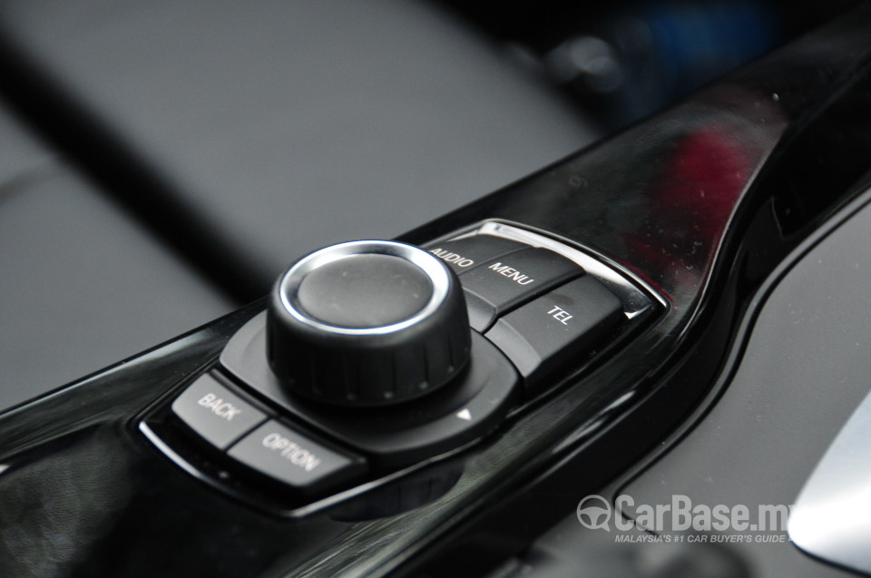BMW 3 Series F30 (2012) Interior