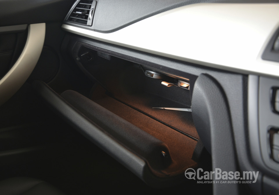 BMW 3 Series F30 (2012) Interior