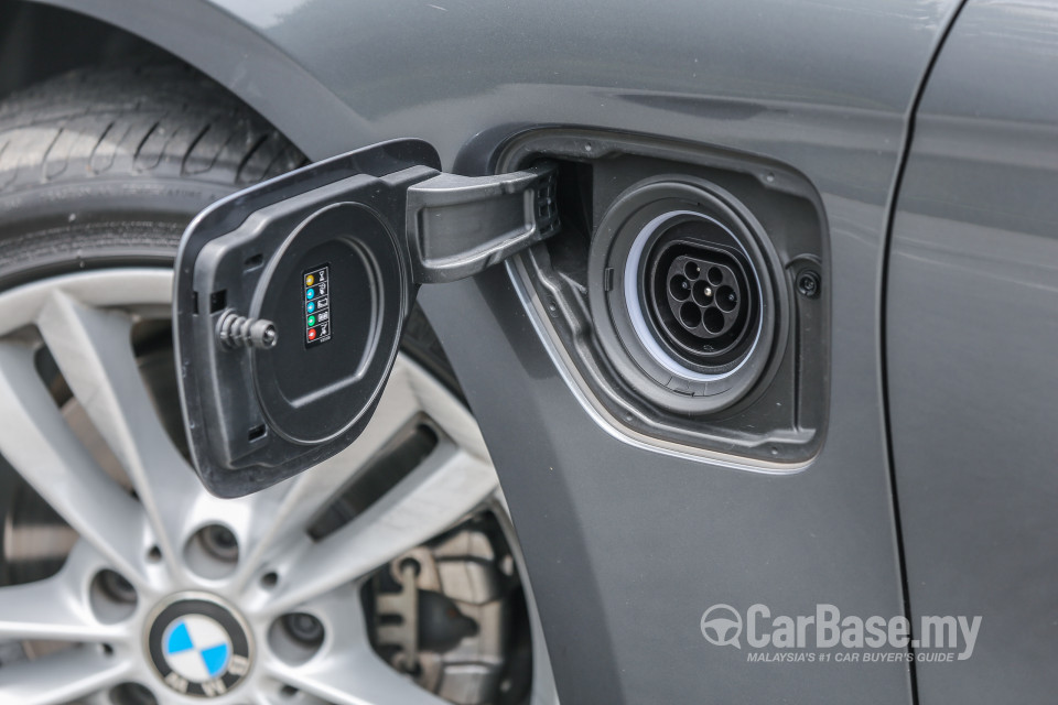 BMW 3 Series F30 LCI (2015) Exterior