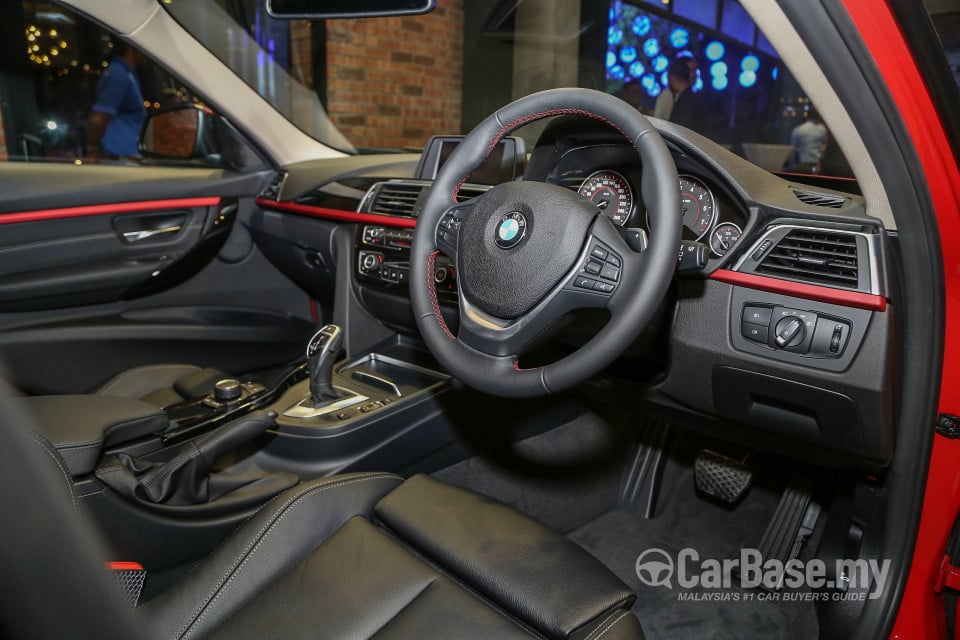 BMW 3 Series F30 LCI (2015) Interior