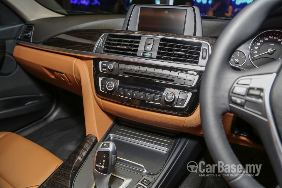 BMW 3 Series F30 LCI (2015) Interior