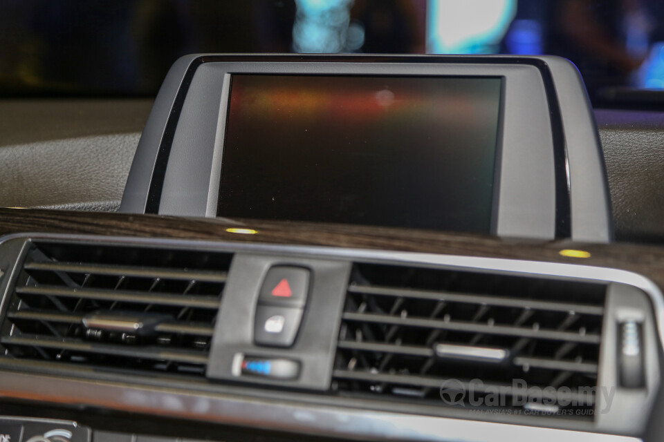 Nissan Navara D23 (2015) Interior