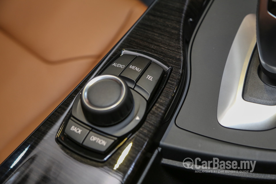 BMW 3 Series F30 LCI (2015) Interior