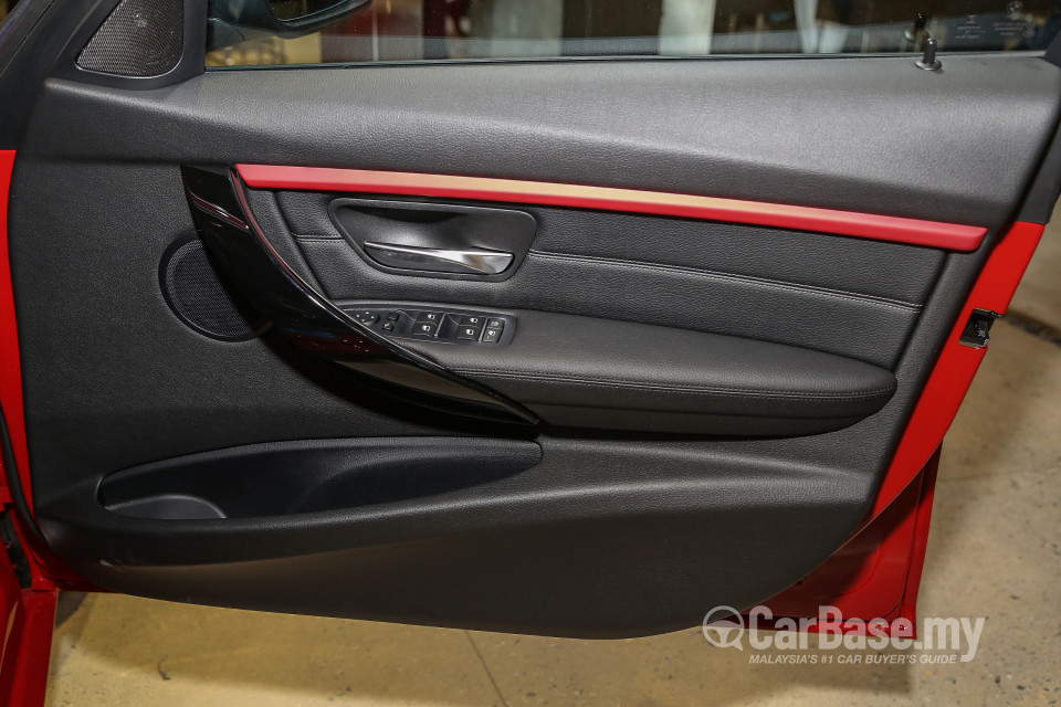 BMW 3 Series F30 LCI (2015) Interior