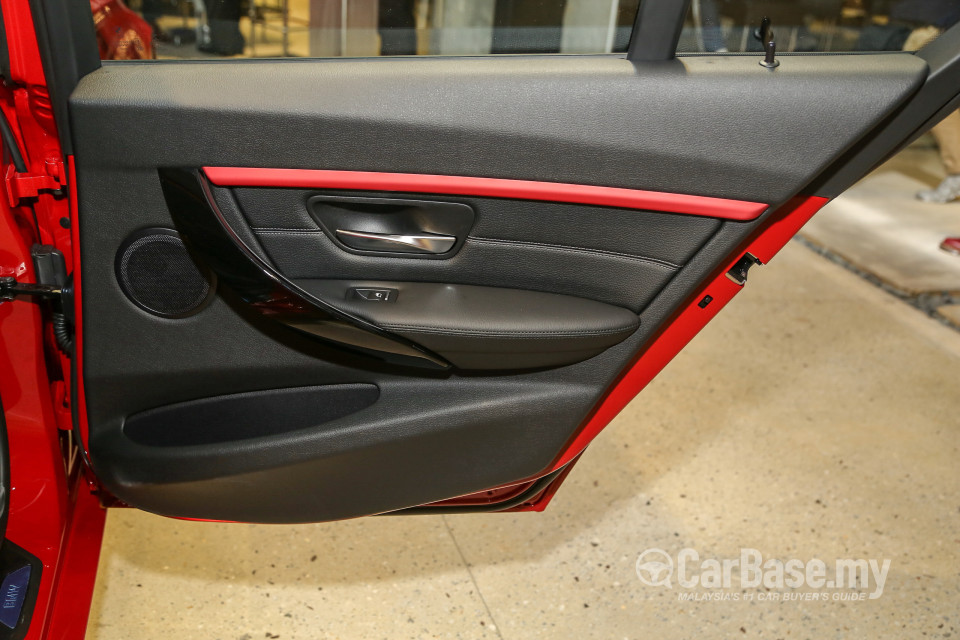 BMW 3 Series F30 LCI (2015) Interior