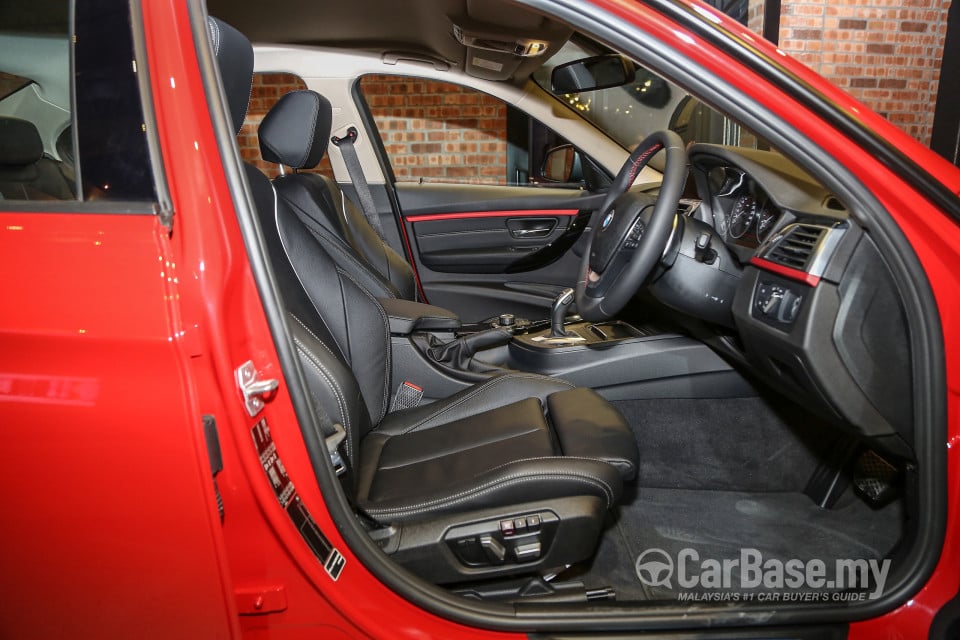 BMW 3 Series F30 LCI (2015) Interior