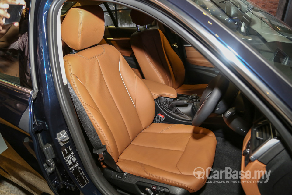 BMW 3 Series F30 LCI (2015) Interior