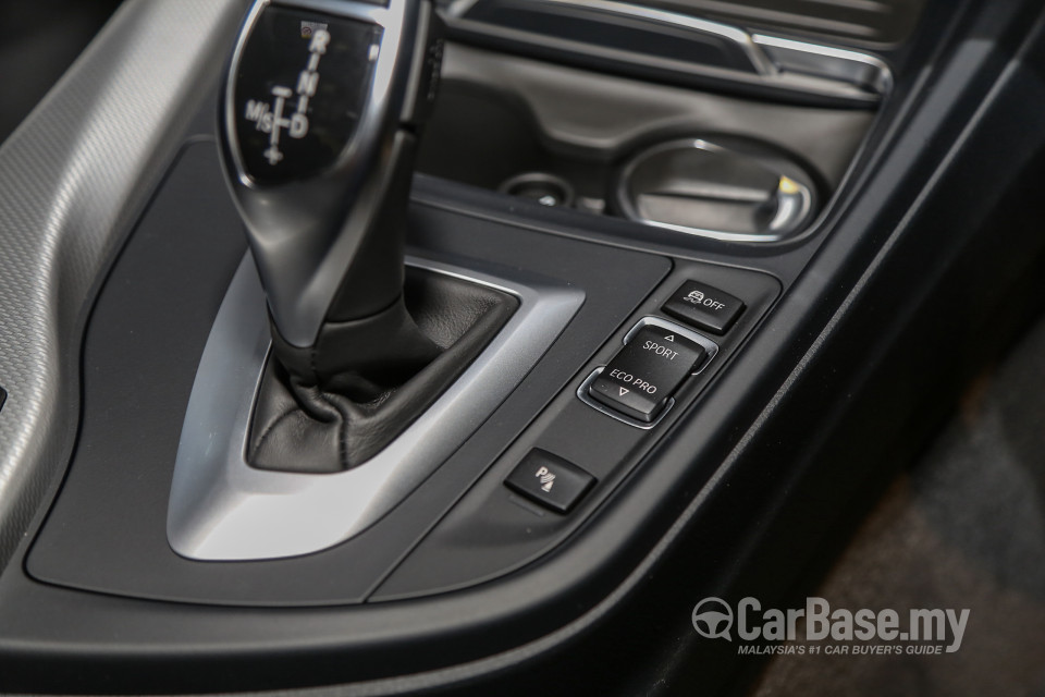 BMW 3 Series F30 LCI (2015) Interior