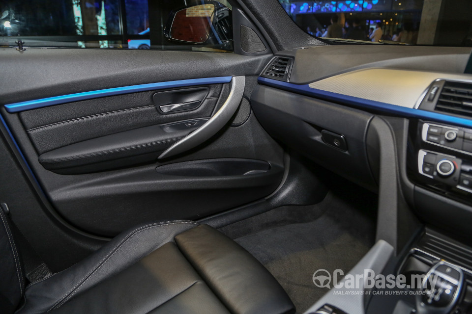 BMW 3 Series F30 LCI (2015) Interior