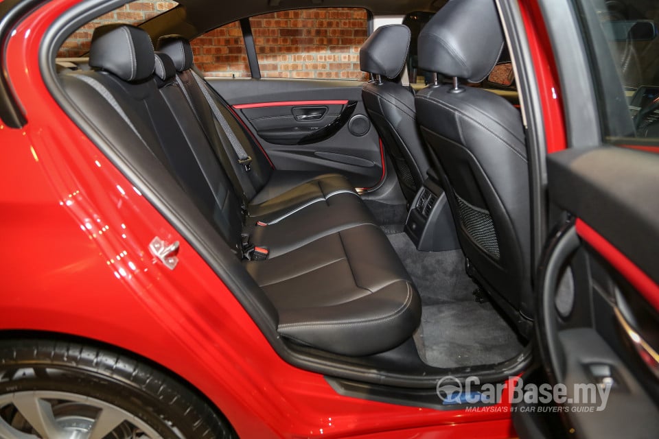 BMW 3 Series F30 LCI (2015) Interior