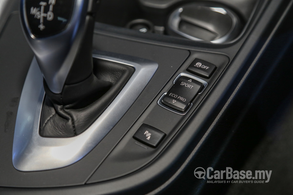 BMW 3 Series F30 LCI (2015) Interior