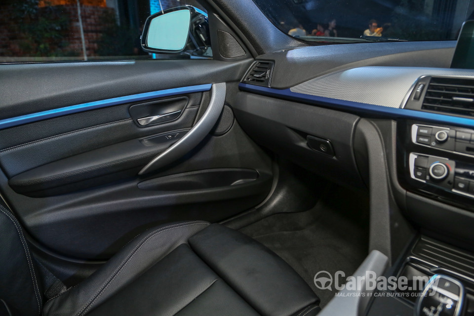 BMW 3 Series F30 LCI (2015) Interior