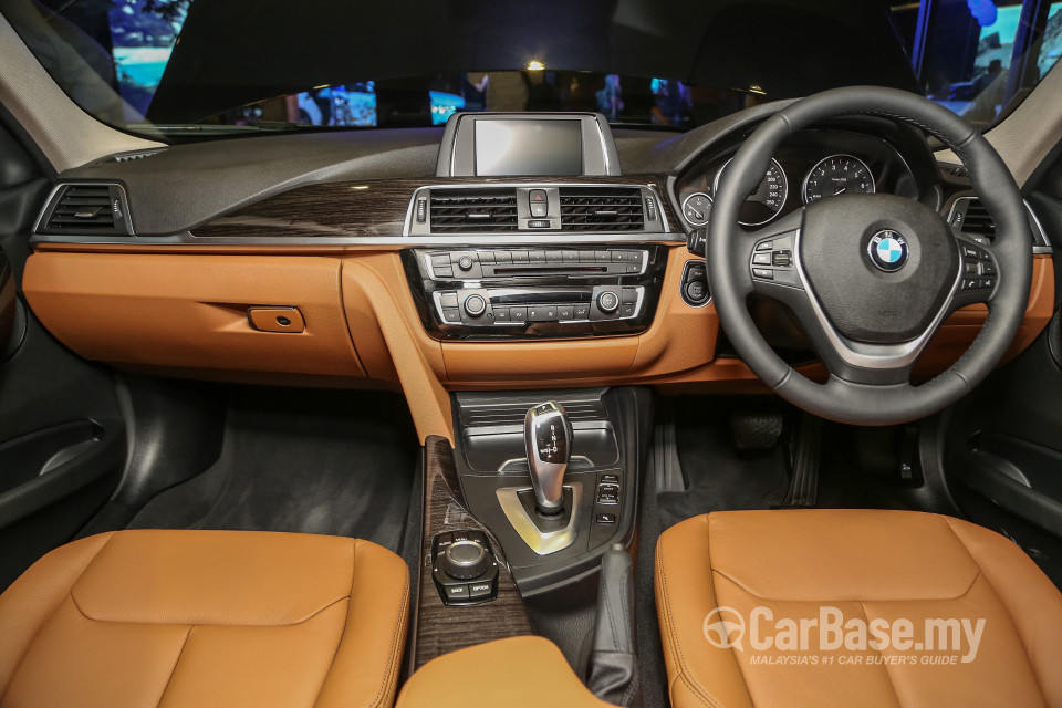 BMW 3 Series F30 LCI (2015) Interior