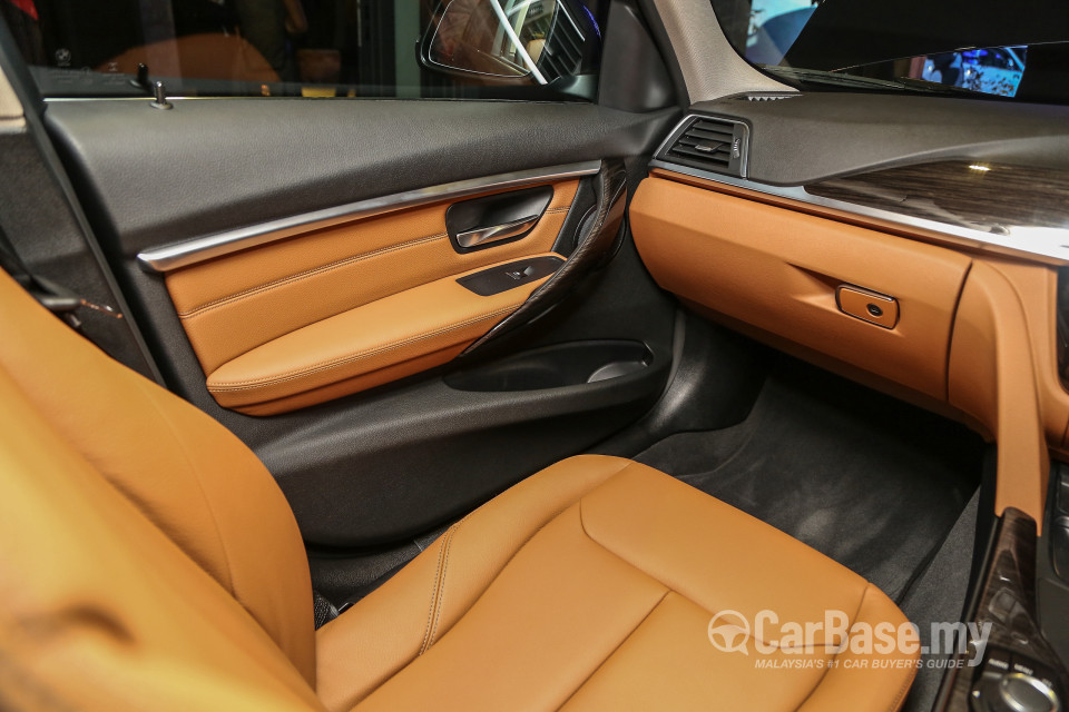 BMW 3 Series F30 LCI (2015) Interior